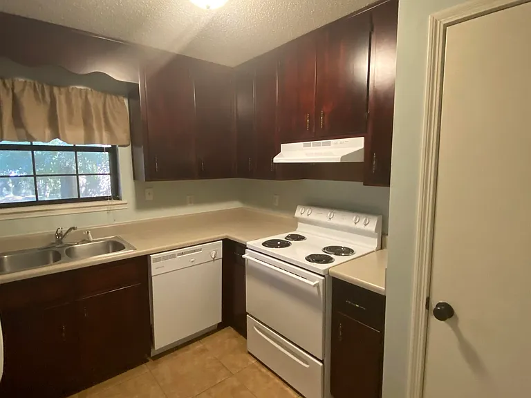 3701 Donovan Dr #B — Photo 12