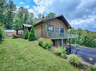 412 Flat Creek Rd, Fairview, NC 28730