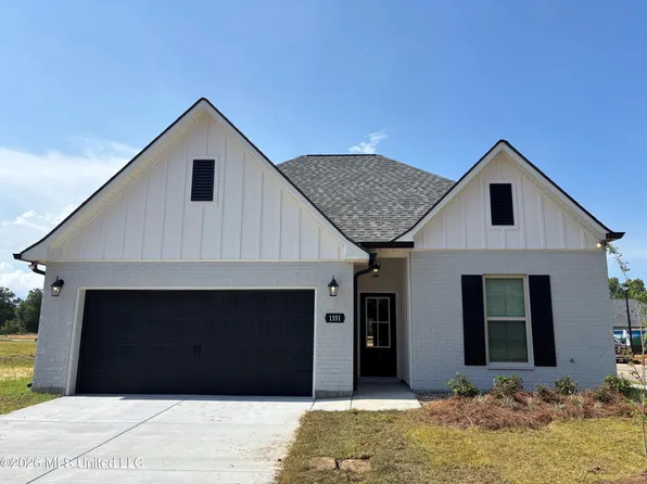 1351 Redfish Dr, Gulfport, MS 39507