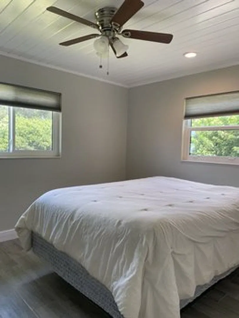Single Family Home with Large Backyard — Photo 4