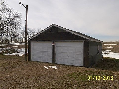 2nd image of 1251 Spring Bay Rd