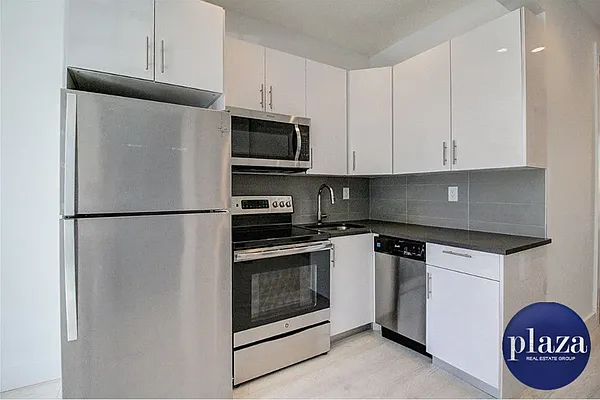 Rented by Plaza Real Estate Group | media 8