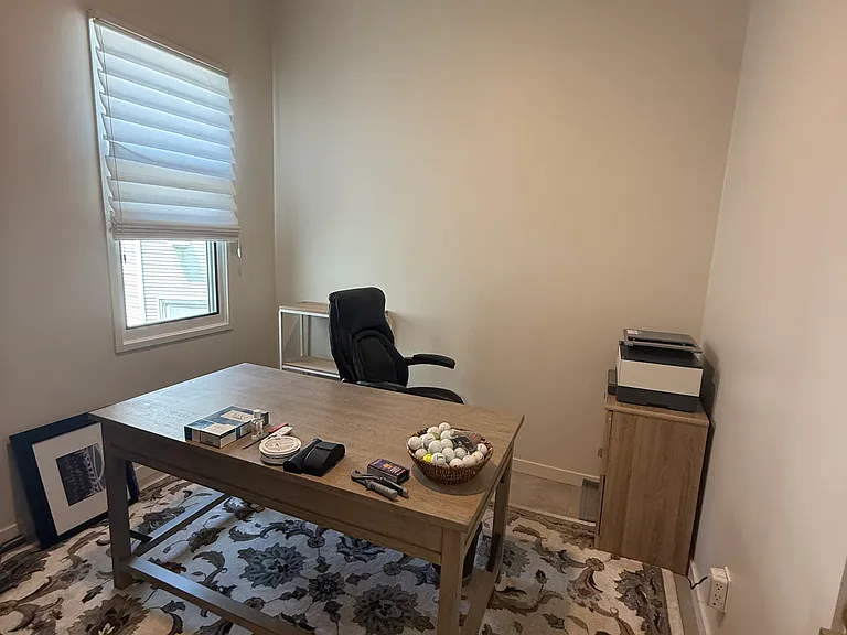 1731 Capitol Ave — Photo 24