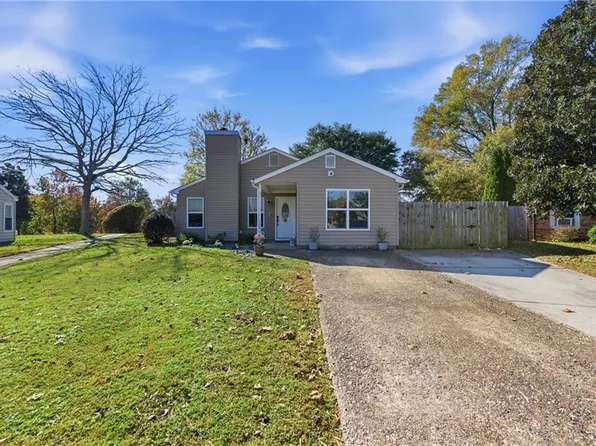 1017 Scarlet Oak Ct S, Chesapeake, VA 23320