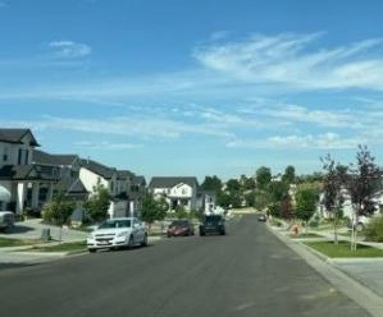 Exterior Neighborhood (street photo)