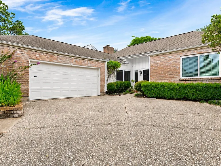 12210 Ravenmoor Dr — Photo 2
