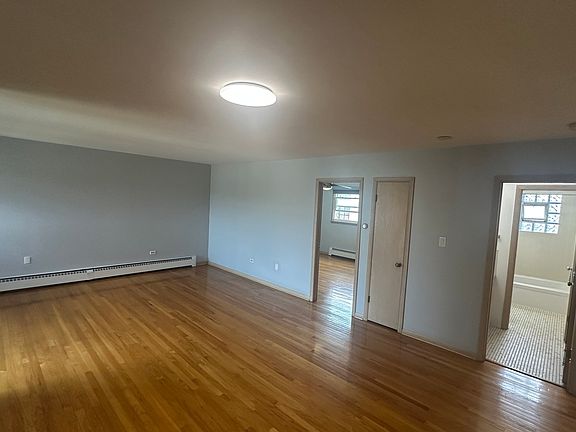 3rd image of 3001 N Paris Ave #306
