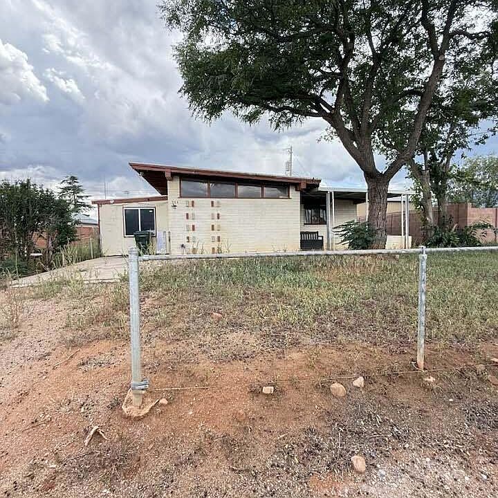 1st image of 364 W Brown Drive