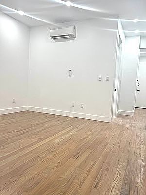 5th image of 1027 Putman Ave #2C