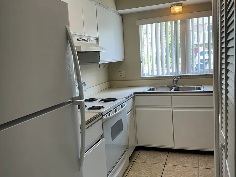 163 Bowie Ln #B — Photo 2