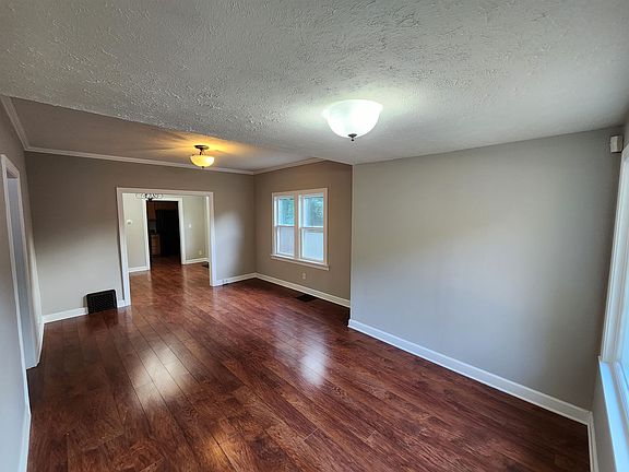 3rd image of 1923 18th Ave