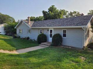 7532 Flogel Ln, Dubuque, IA 52003
