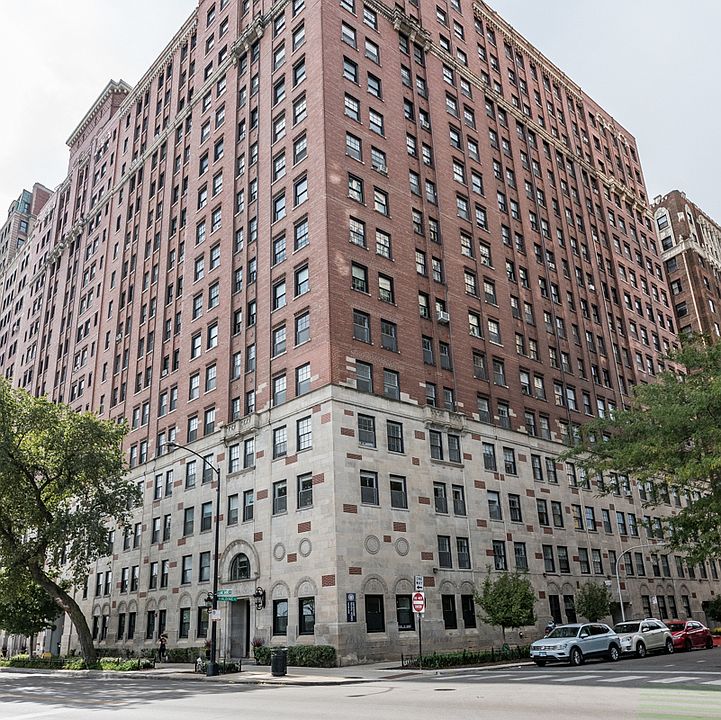 1st image of 3270 N Lake Shore Dr APT 6C