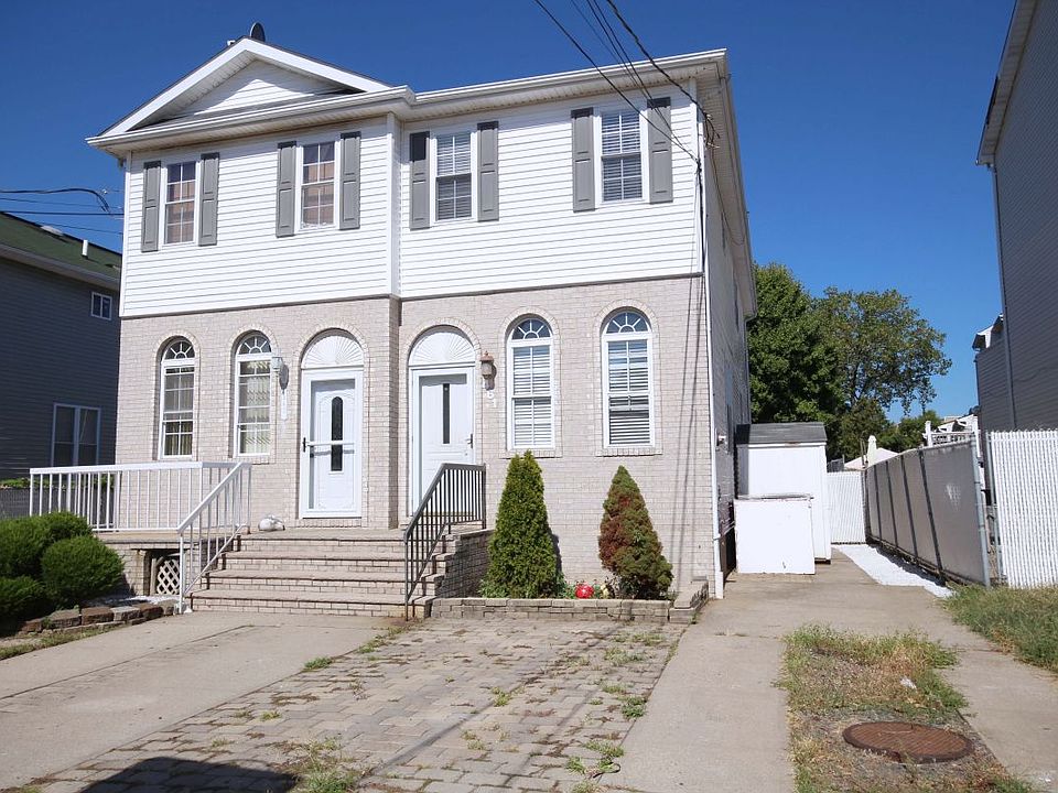 1st image of 461 Craig Ave