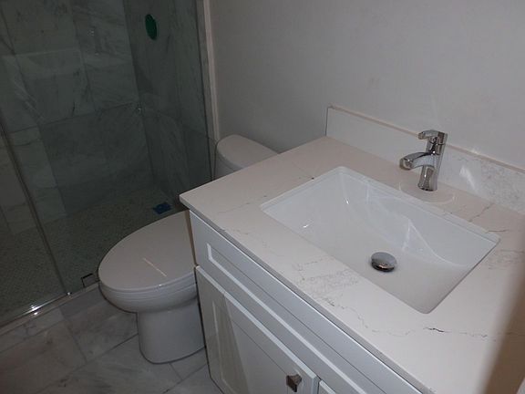 2nd image of 101-2819 Jackson St #101