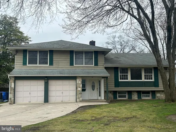 101 Leeds Rd, Mount Laurel, NJ 08054