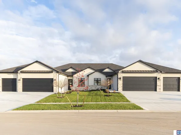 9600 Hillcrest Trl, Lincoln, NE 68520