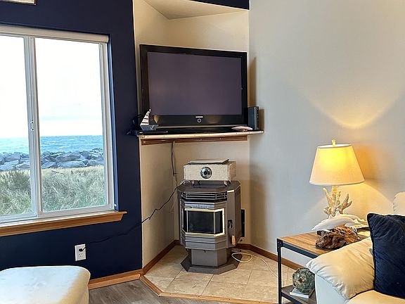 3rd image of 1499 Diamond Head Ave SW #1