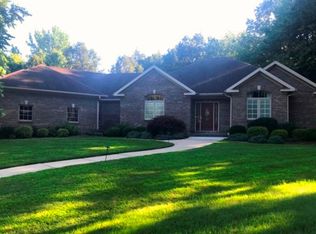 303 Easy St, Mount Carmel, IL 62863