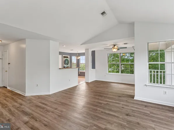 5636 Willoughby Newton Dr Unit 35, Centreville, VA 20120