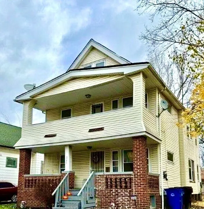 3045 E 130th St #UP