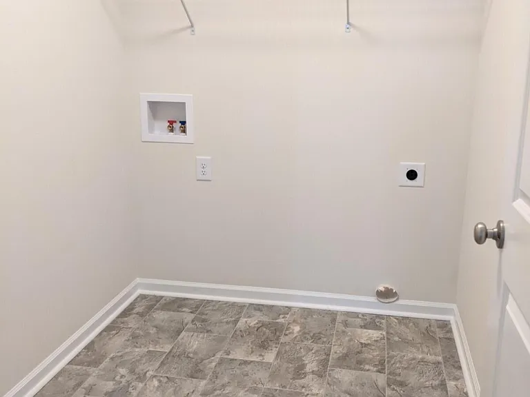 325 Sequoia Dr — Photo 15