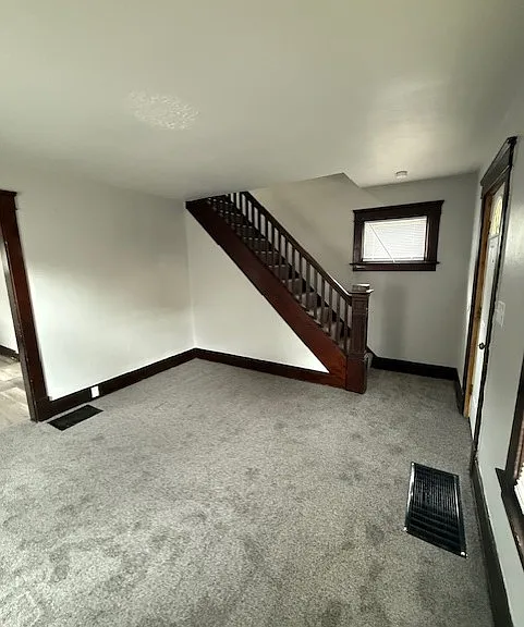 437 Bonnie Brae Ave SE — Photo 3