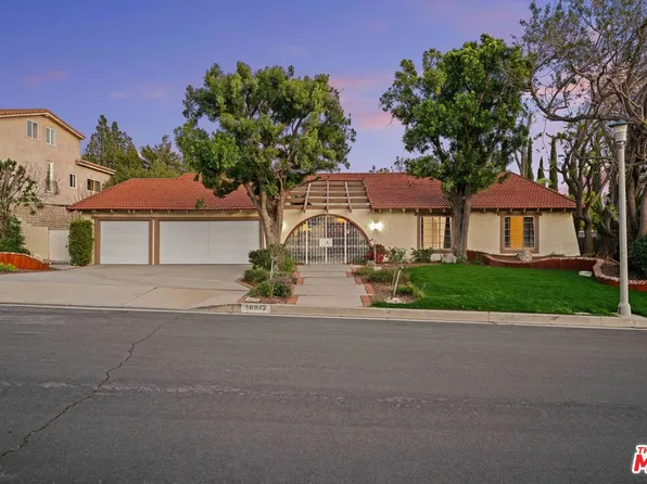 10942 Fullbright Ave, Chatsworth, CA 91311