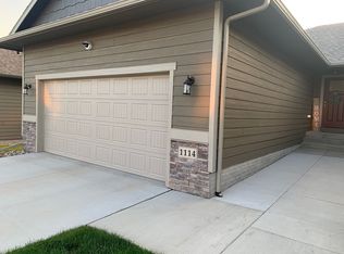 1114 N Brennan Ct, Sioux Falls, SD 57110