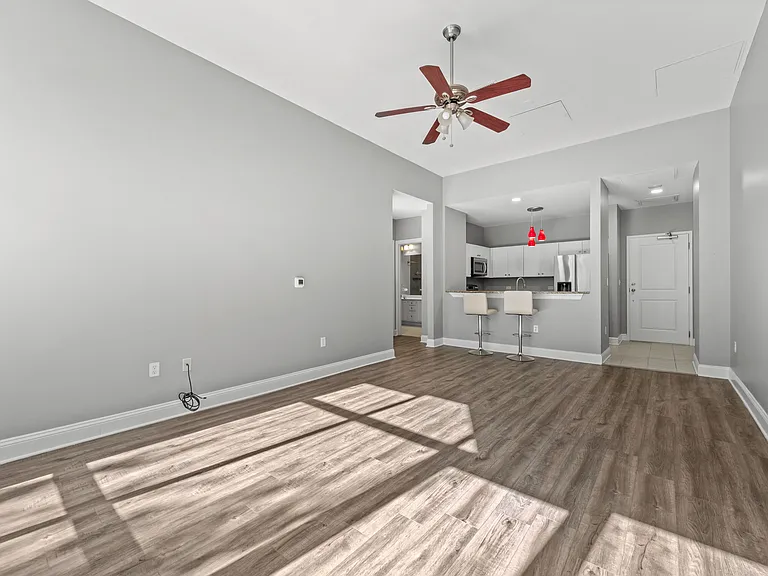 655 S Riverside Dr #104 — Photo 14