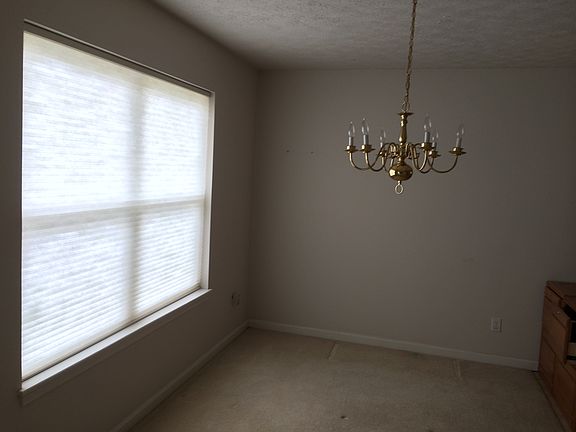 4th image of 212 W 19th St
