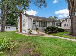 17905 Ridgewood Ave, Lansing, IL 60438