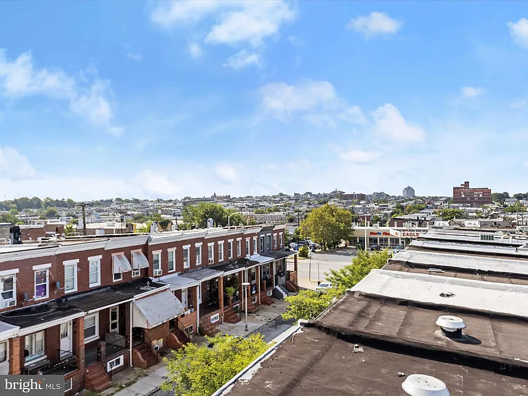 404 N Robinson St — Photo 36