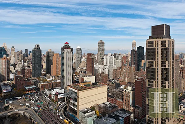 Sold by Halstead Real Estate | media 22