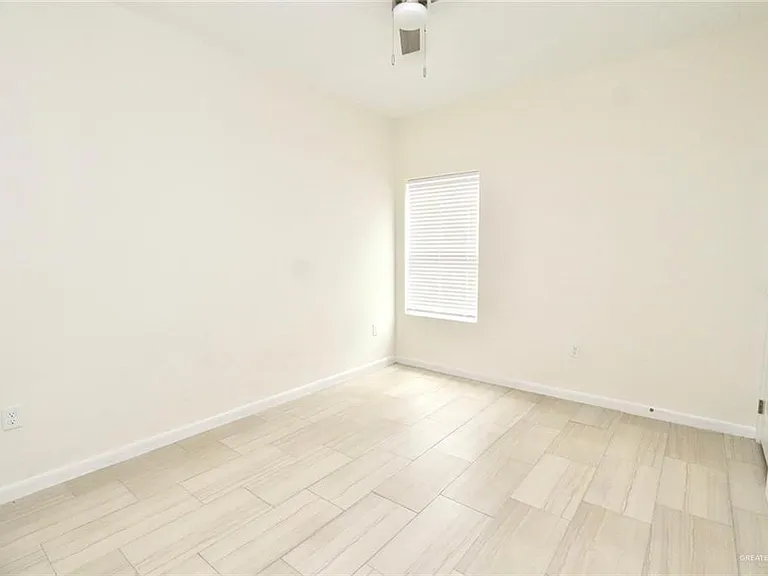 2904 E Israel Ave #A — Photo 4