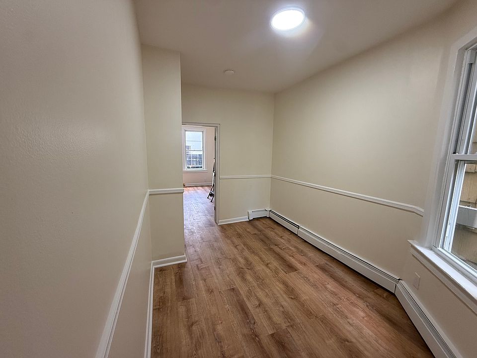 2nd image of 310 Ann St APT 1R