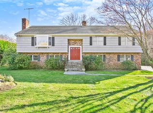 67 Angus Rd N, Greenwich, CT 06831