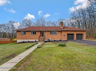 114 Larsen Ln, Cresco, PA 18326