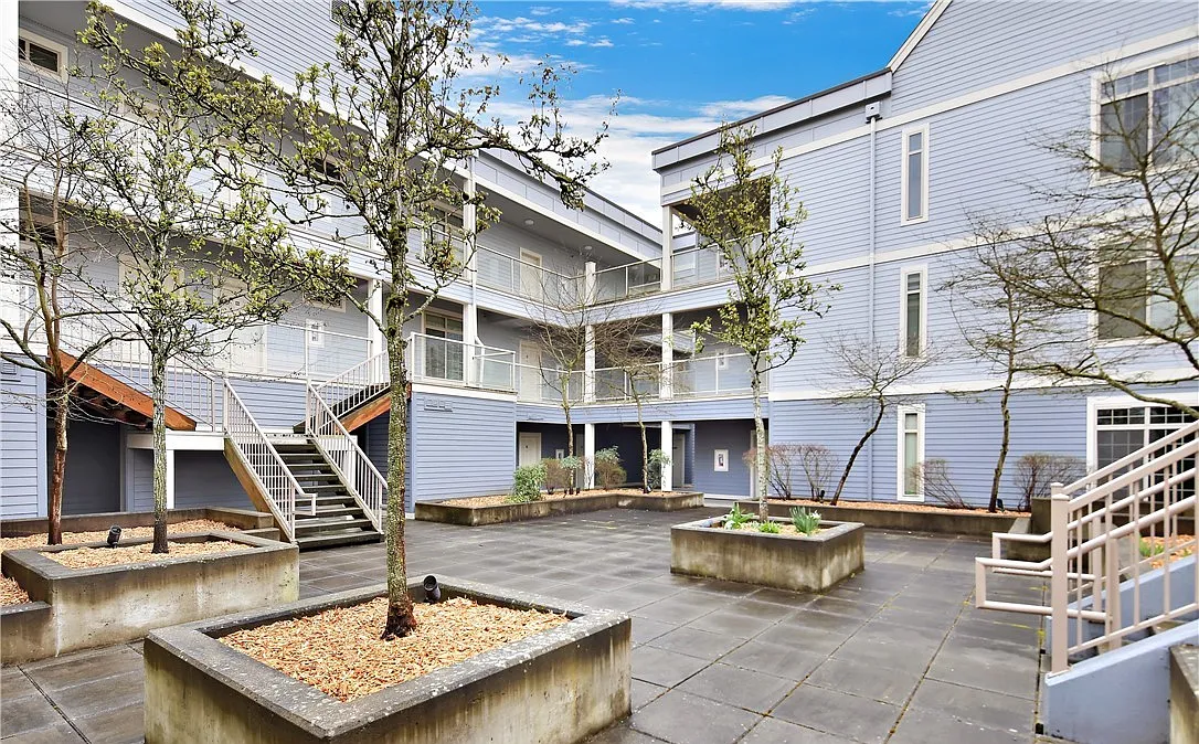 2 bed, 793 sqft, $1,995 — Photo 1