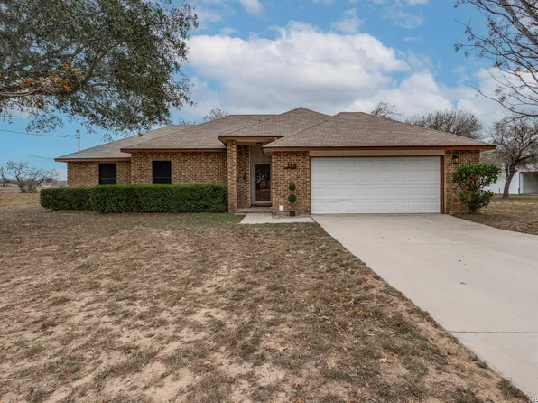 148 Woodcreek, La Vernia, TX 78121