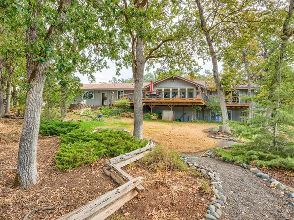 1010 McDonough Rd, Gold Hill, OR 97525