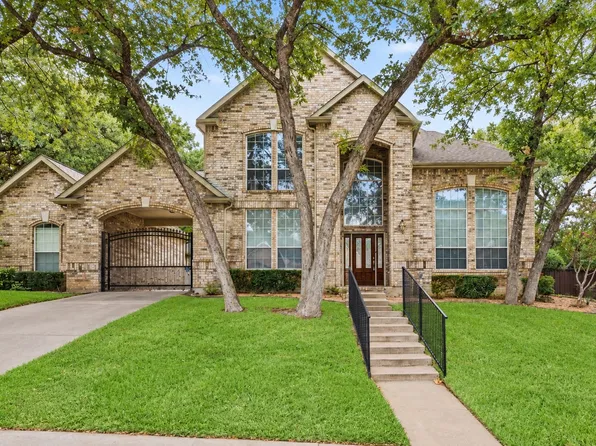 800 Timberwolf Ct, Crowley, TX 76036