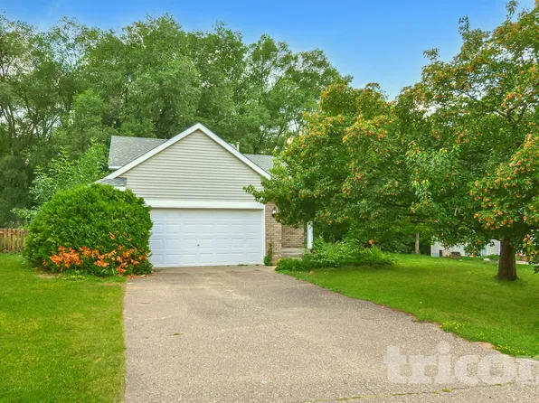 357 Parkview Ln S, Maplewood, MN 55119