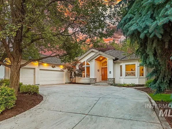 9281 W Beachside Ln, Boise, ID 83714