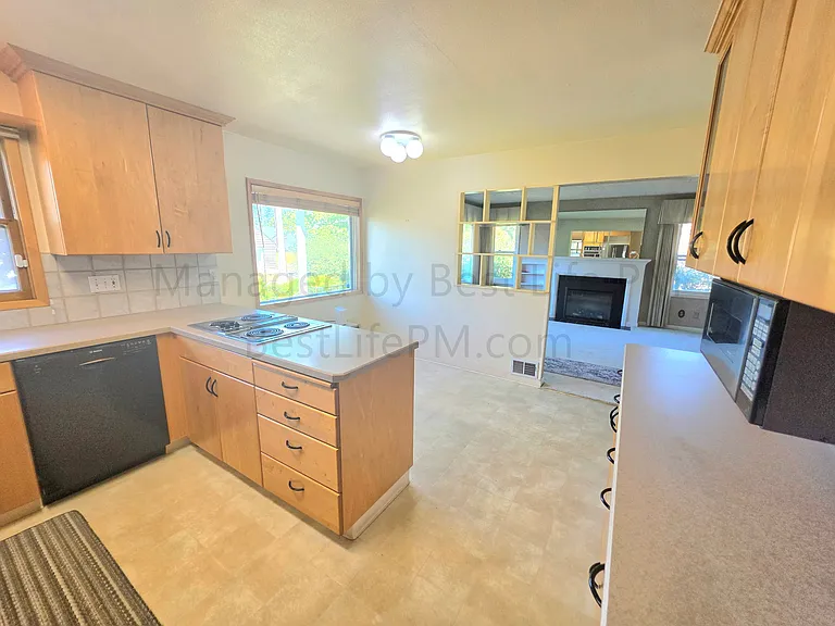 4526 NE 77th Ave — Photo 10