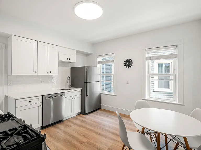 21 Sudan St #2 — Photo 12