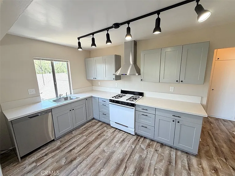 537 W Crescent Dr #1/2 — Photo 12