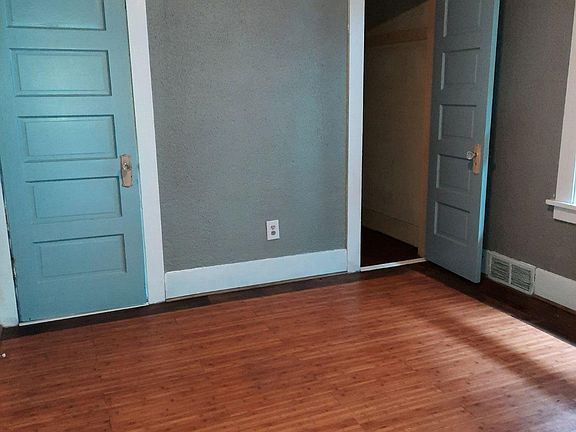 4th image of 2316 Tacoma Ave S