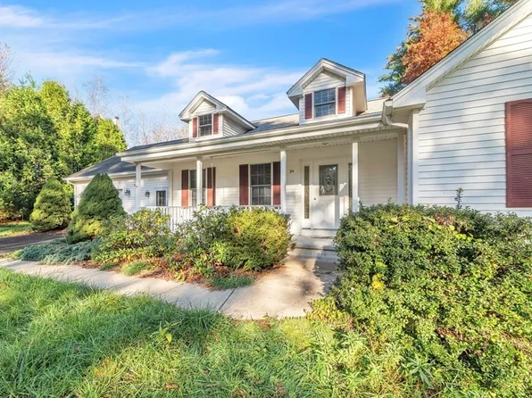 24 West St, Belchertown, MA 01007