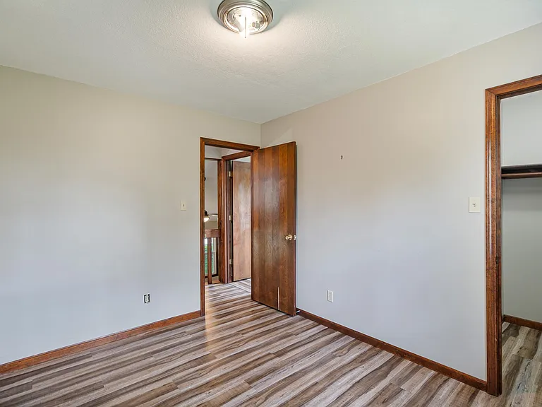 2834 SW Glenside Ct — Photo 16